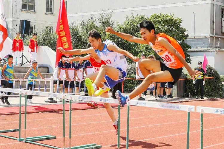 羽毛球教学怎么网球拍